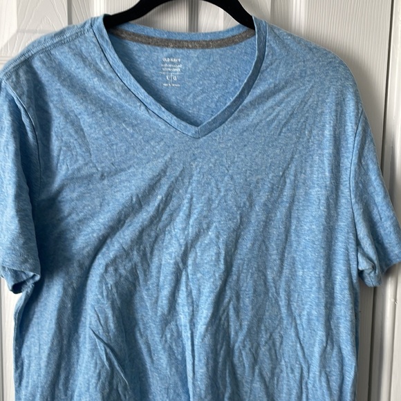 5 for $25 Old navy tee - Picture 2 of 3